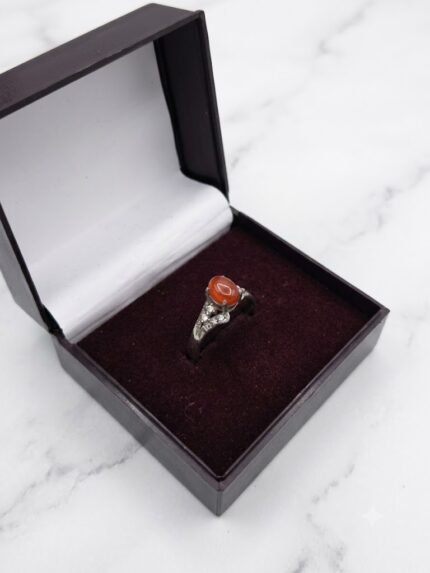 Split-Shoulder Trellis Red Aqeeq (Carnelian Agate) Ring