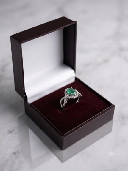 Eternal Twist Natural Emerald (Panna) Halo Ring