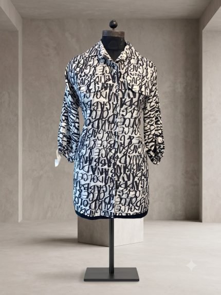 Monochrome Typographic Shirt Dress Monto – Graffiti Noir & Blanc